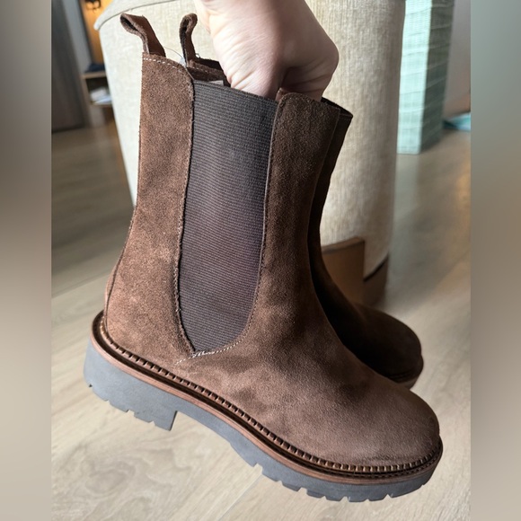 BNWT Women's Genuine Leather Italian Suede Chelsea Boots - Size 6.5 - Picture 3 of 8